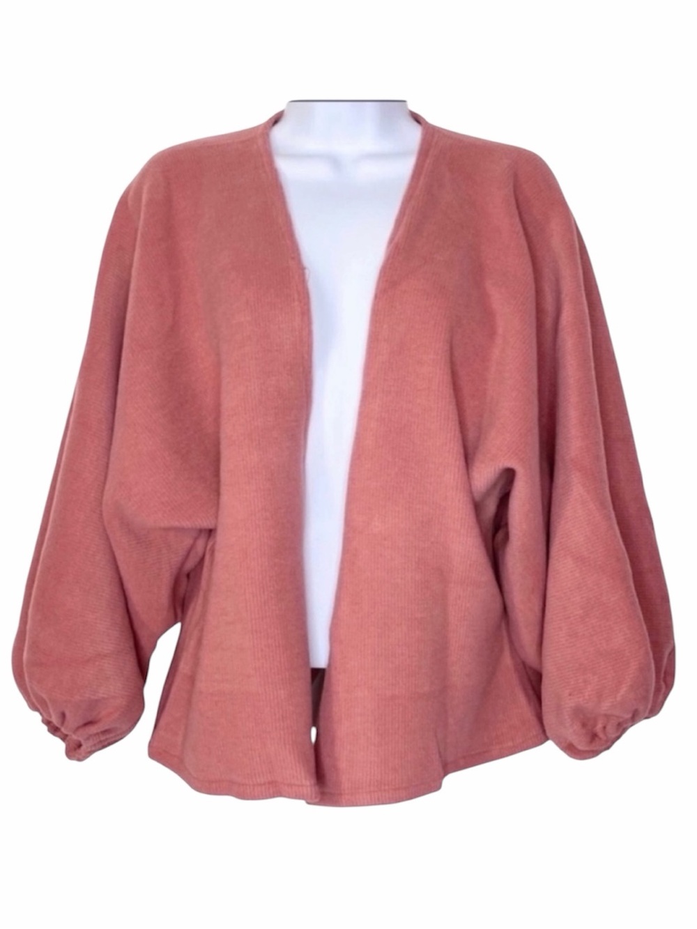 DO EVERYTHING IN LOVE volume sleeve cardigan top OS